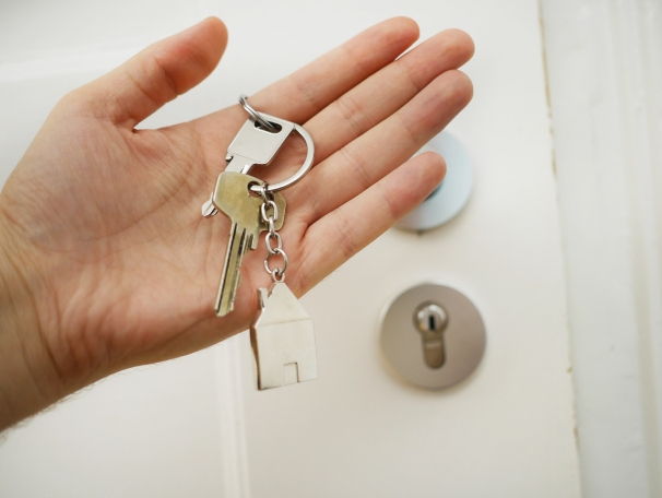 https://MonicaR.StopRentingStartOwning.com